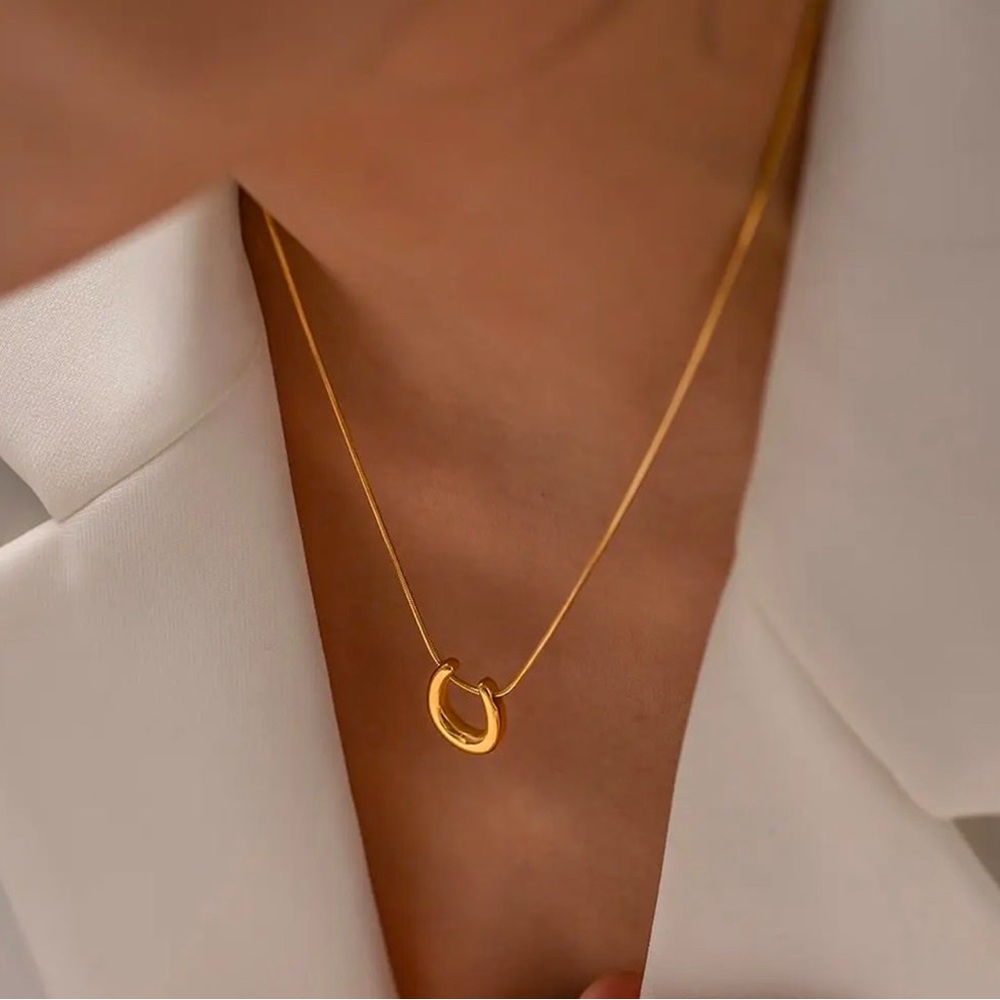 18K Gold Plated Horseshoe Necklace